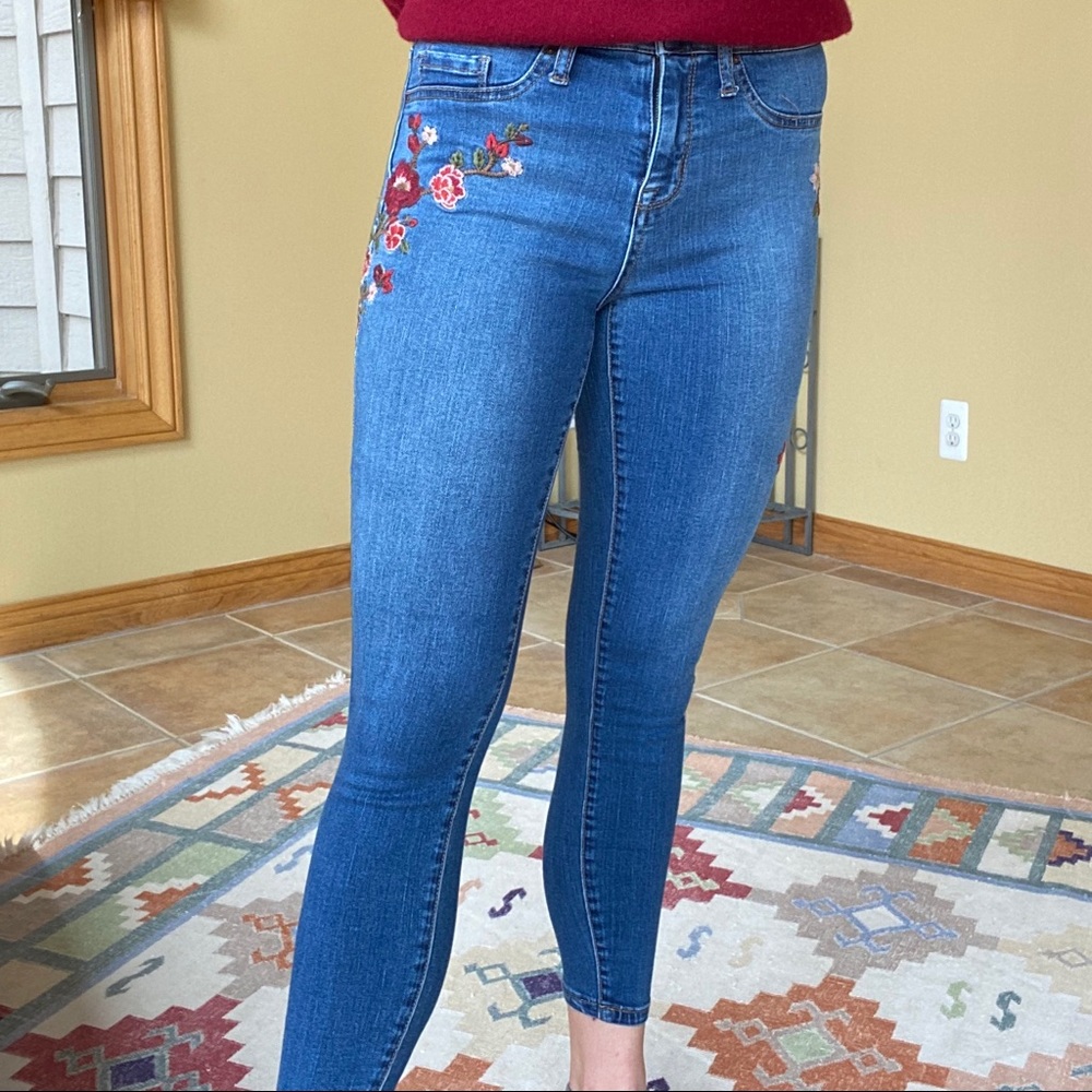 Jeans with embroidery
